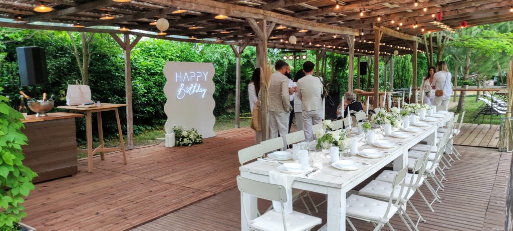 Espace de réception privé des Coquilloux toujours en mode privé.